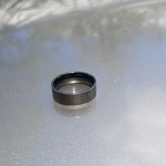 Titanium wedding ring - Picture 5 of 5